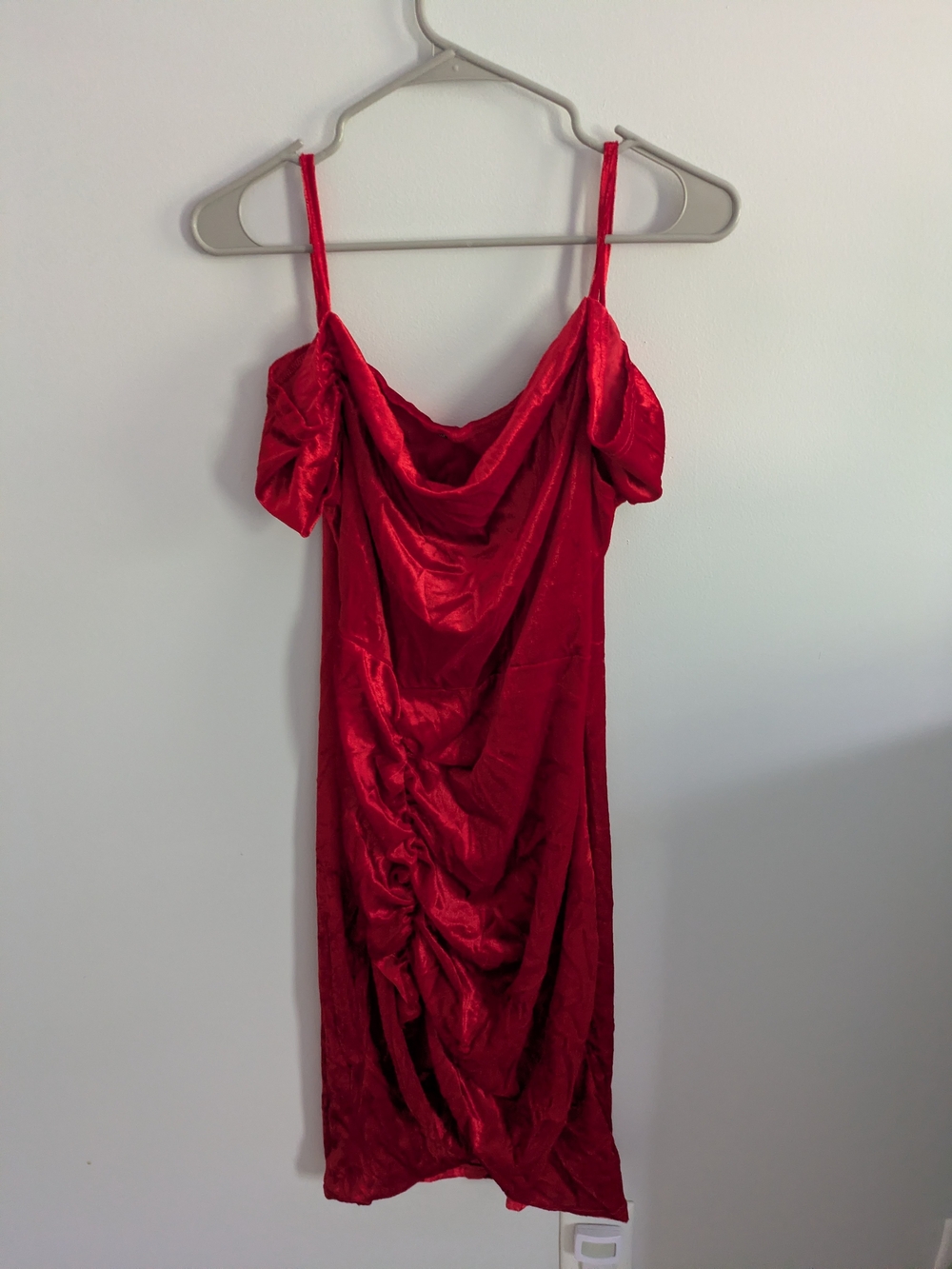 Chicme Red Velvet Cowl Neck Slip Dress Size L Ruched Slit Cold Shoulder